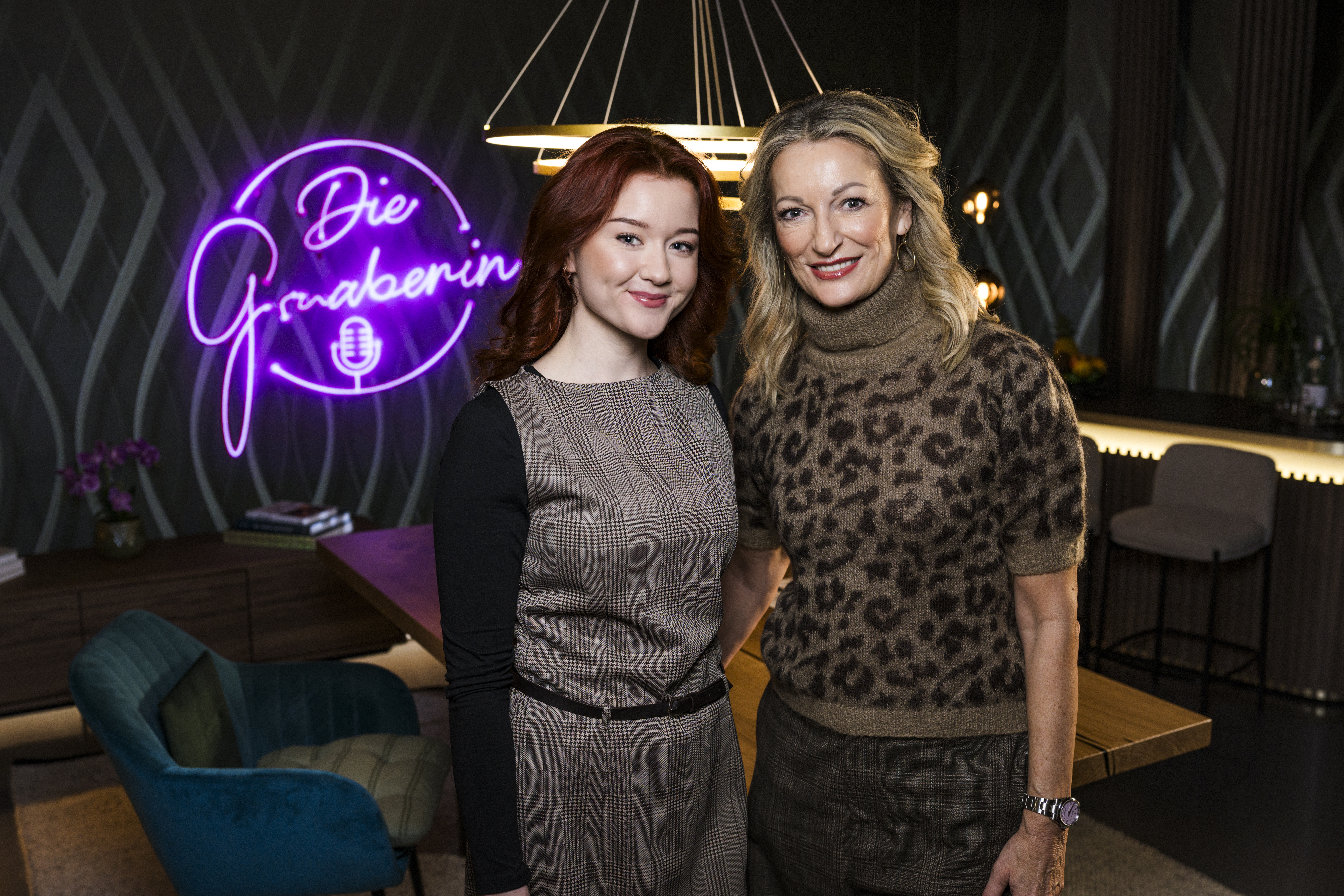 Mit Monika Gruber und der Tiroler Spitzenköchin Viktoria Fahringer