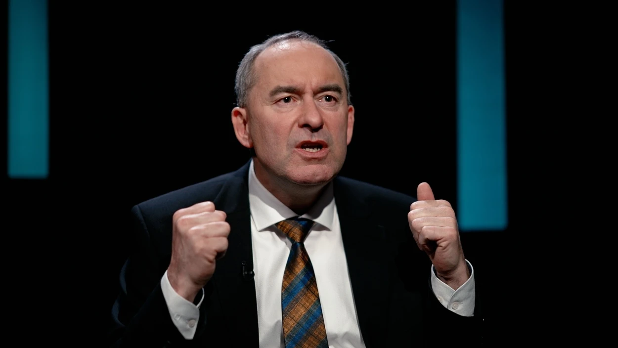 Hubert Aiwanger sieht Rüstungs-Industrie als Gratwanderung