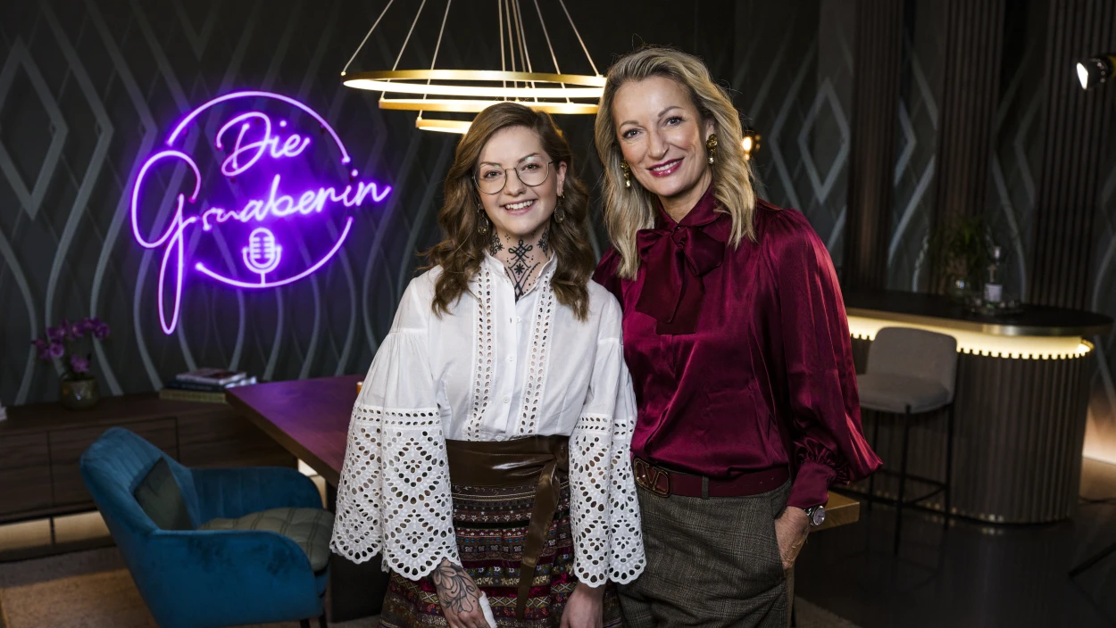 Mit Monika Gruber und der Hauswerkerin Lisa 