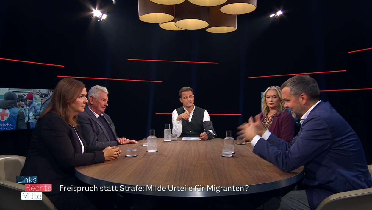 Links. Rechts. Mitte - Duell der Meinungsmacher