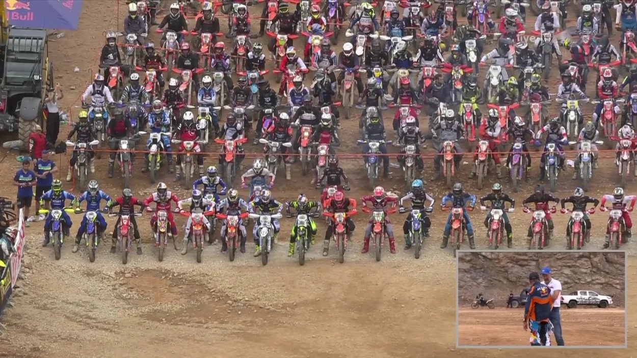 Spektakulärer Start beim Red Bull Erzbergrodeo