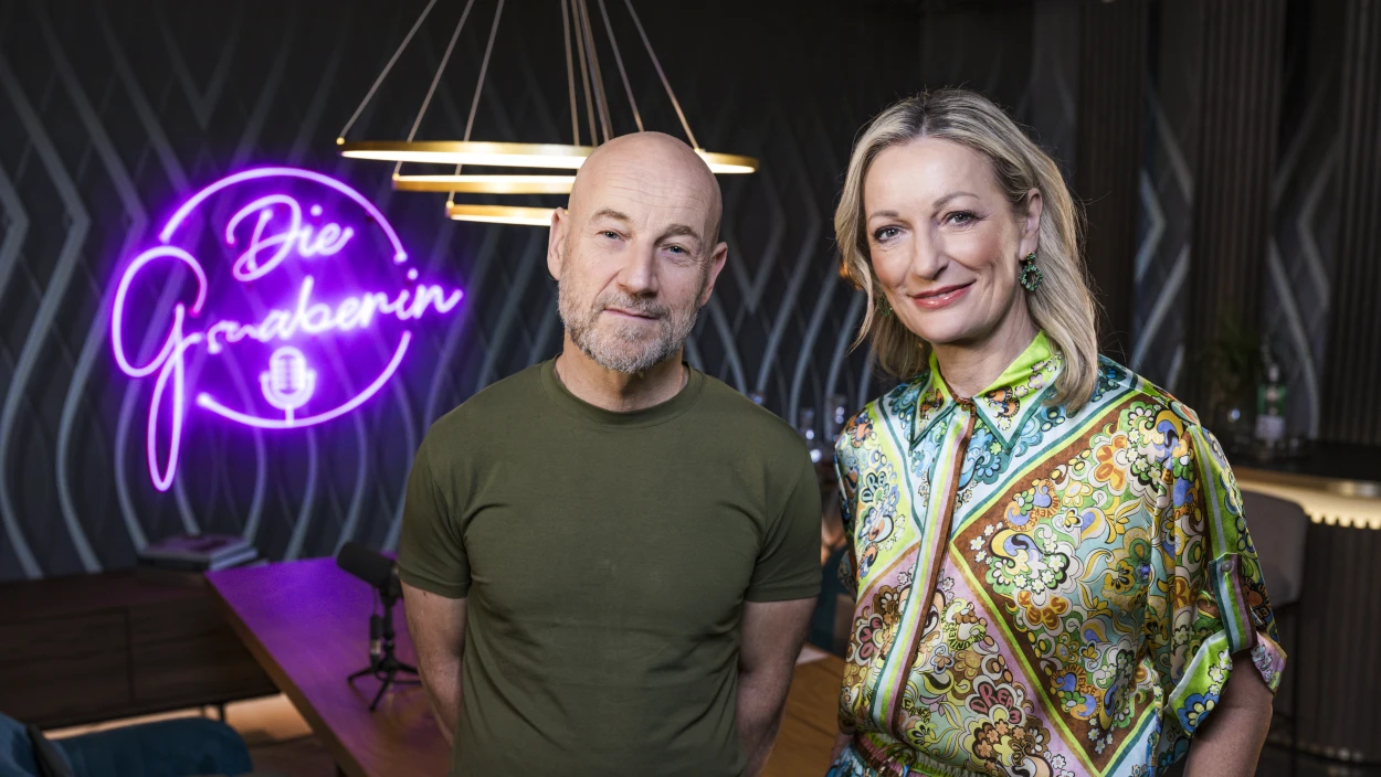 Mit Monika Gruber und Kabarettist Roland Düringer