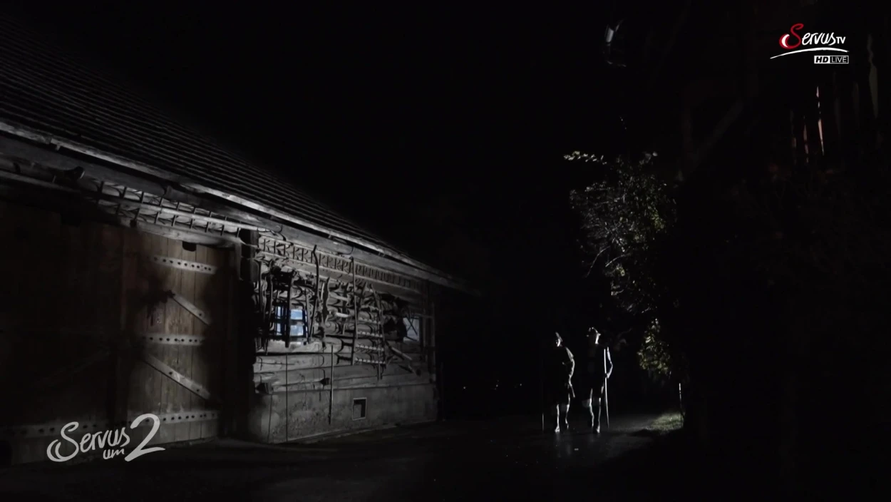 Krampustag in Österreich: Traditionelle Umzüge mit Nikolaus und Krampussen