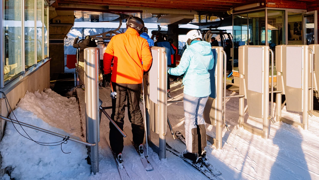 So dreist handeln Wintersportler online mit Skipässen