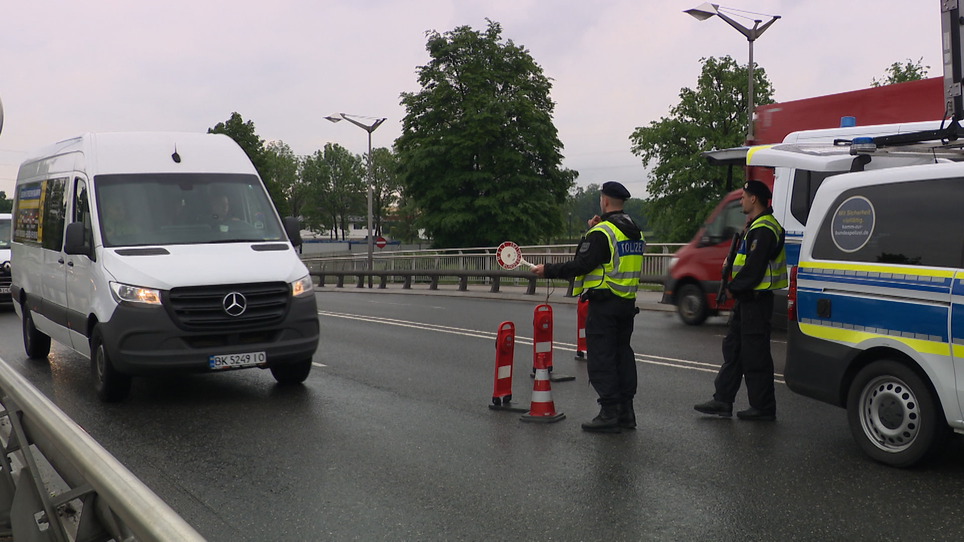 Deutschland verlängert Grenzkontrollen | Nachrichten in 90 Sekunden