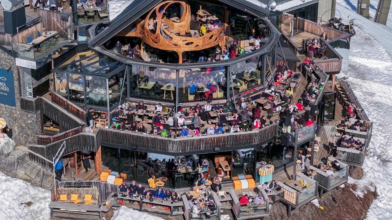 Skihütten: Traditioneller Flair vs. Moderne Kulinarik