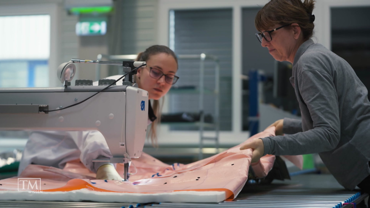 Eine Schneiderin für Satelliten