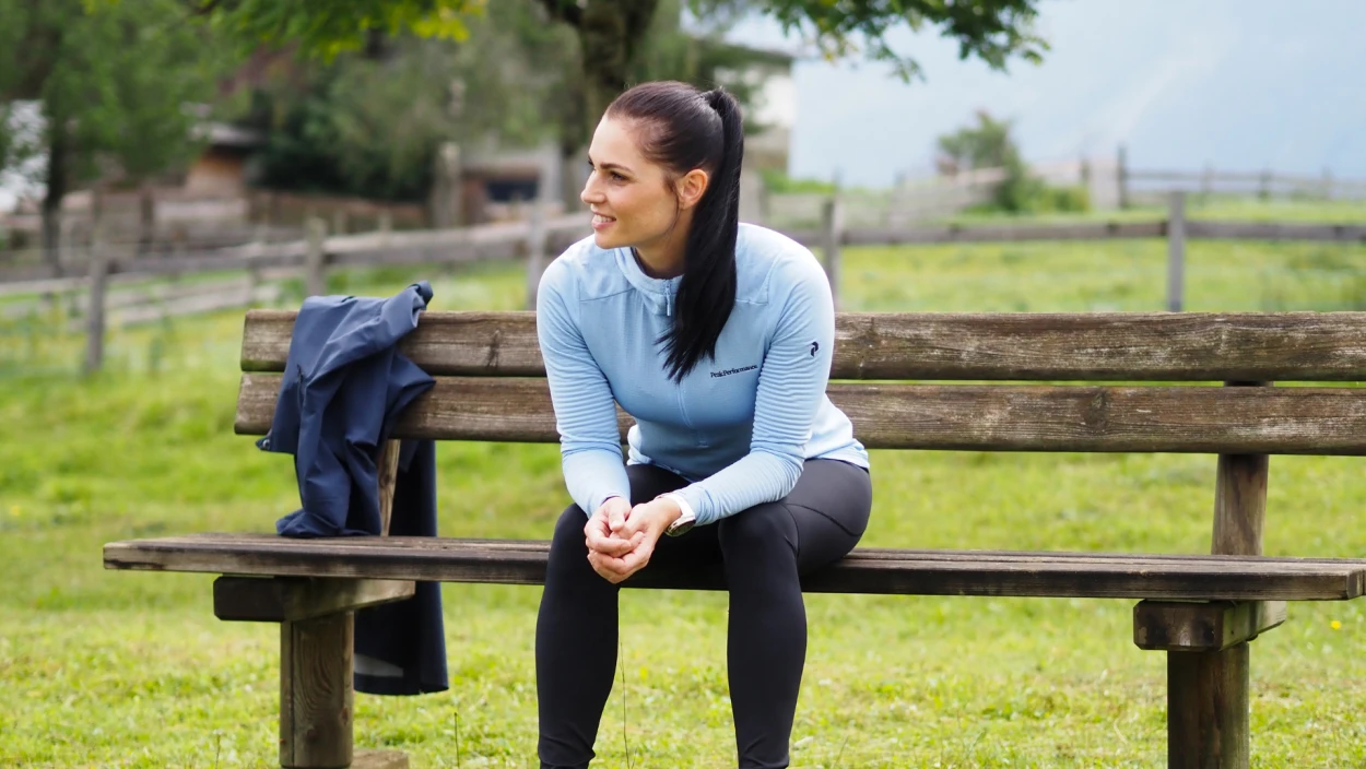 Outdoor-Workout mit Bank - Short Version