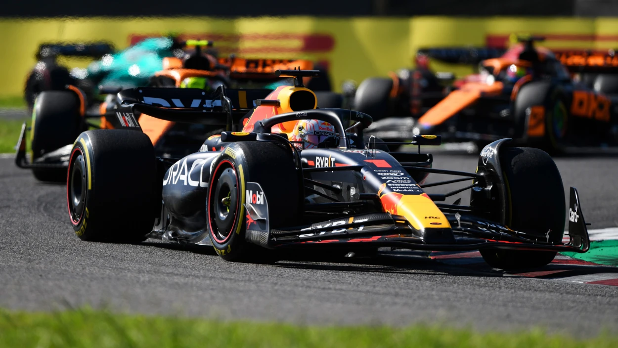 SUZUKA, JAPAN - SEPTEMBER 24: Max Verstappen of the Netherlands driving the (1) Oracle Red Bull Racing RB19 on track during the F1 Grand Prix of Japan at Suzuka International Racing Course on September 24, 2023 in Suzuka, Japan.