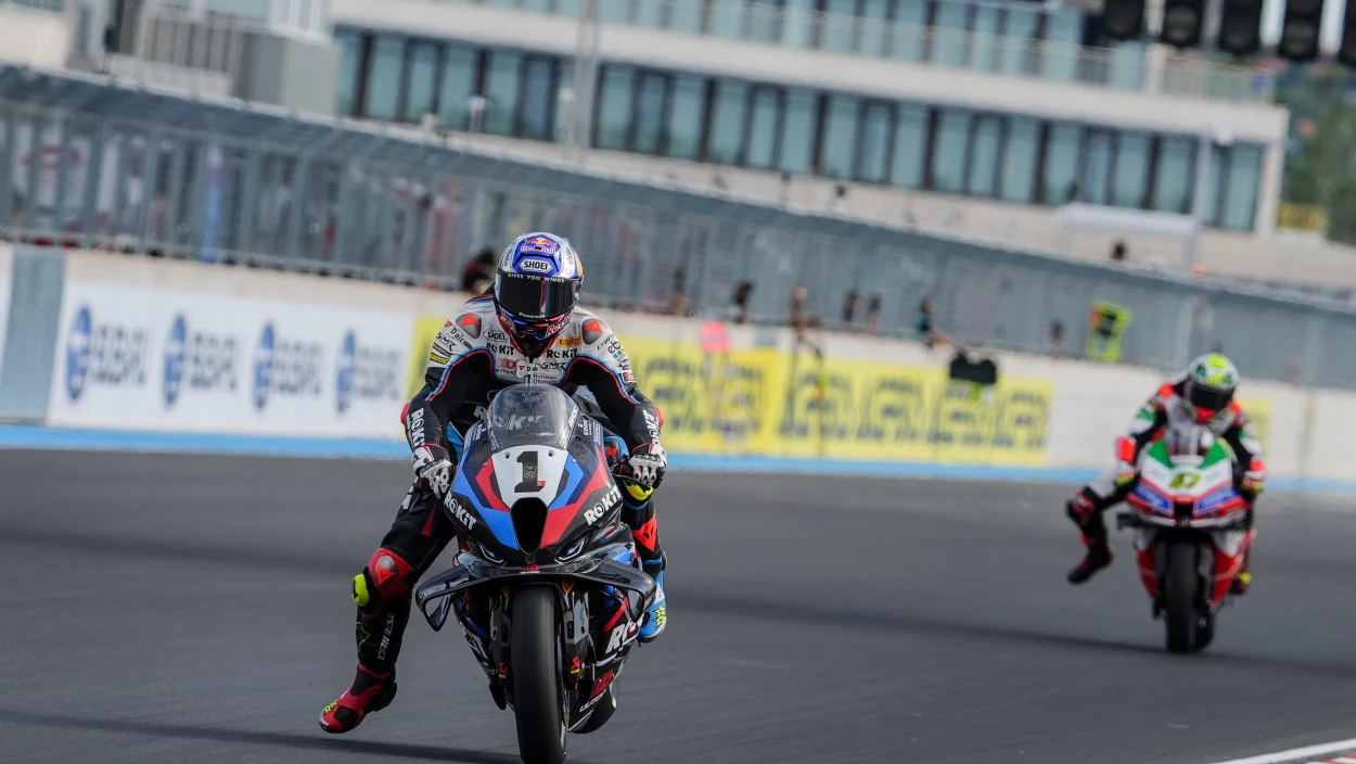 Superpole