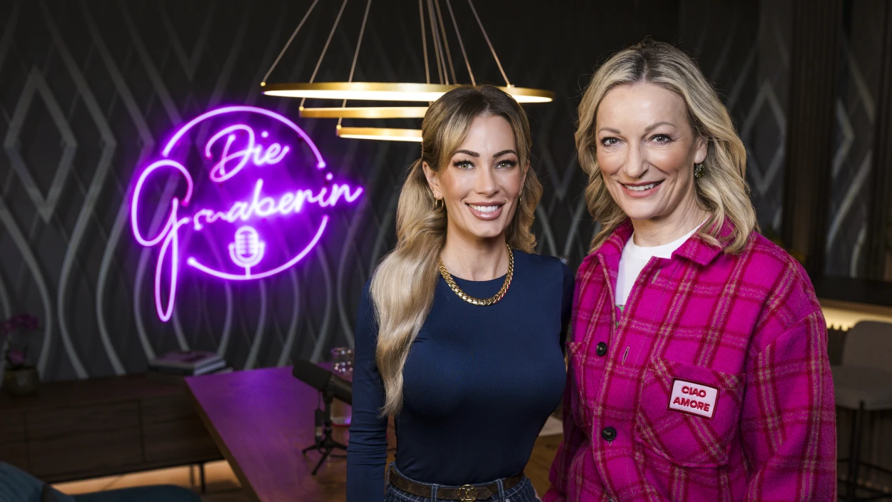 Mit Monika Gruber und Domina Nina Workhard