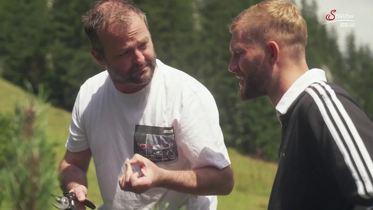 Konrad Laimer trifft ÖFB-Chefkoch Fritz Grampelhuber